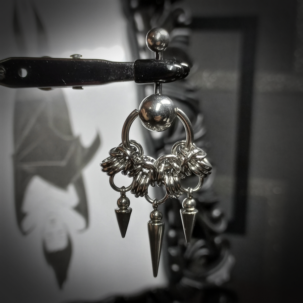 Spiked Navel Piercing