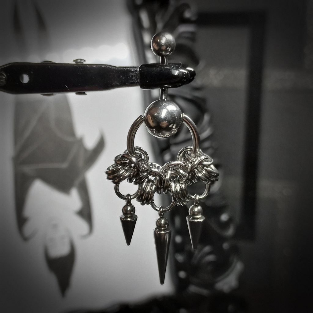 Spiked Navel Piercing