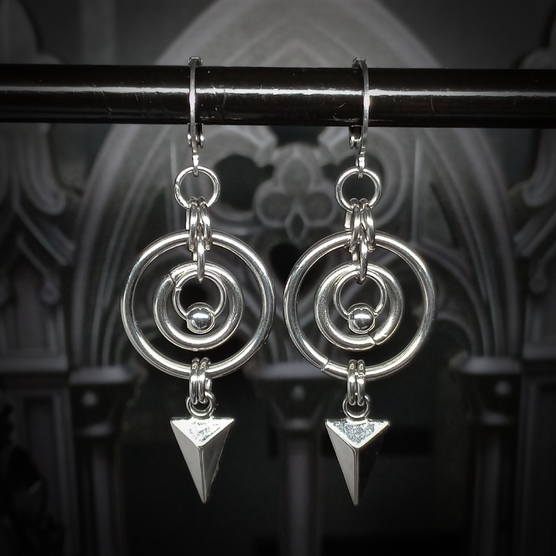 Boucles d’Oreilles à Motif Triangulaire