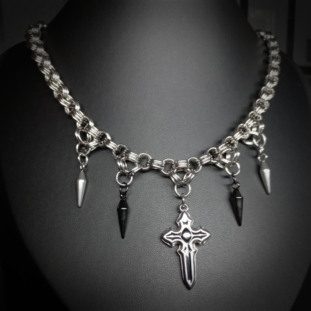 Collier Midnight – Crucifix Obscur