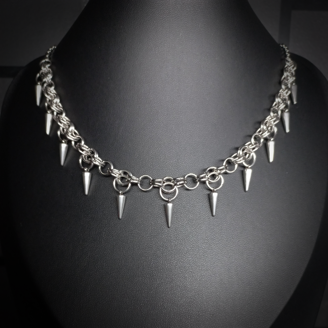 Collier Nightfall – Épines Éternelles