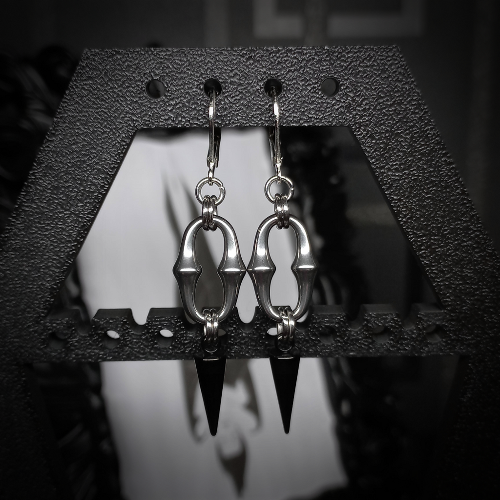 Boucles d’Oreilles à Pointe Noire