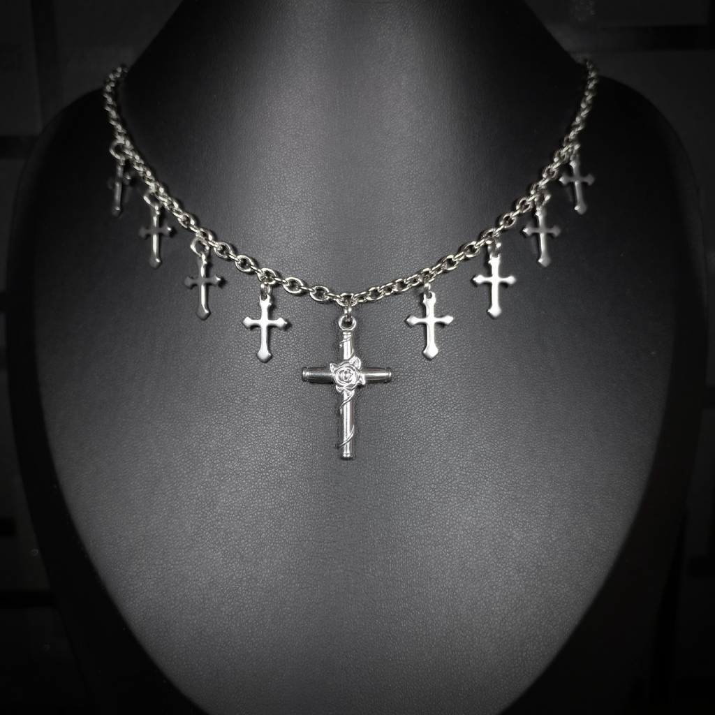 Collier Chaîne Multi-Croix – Pendentif Central