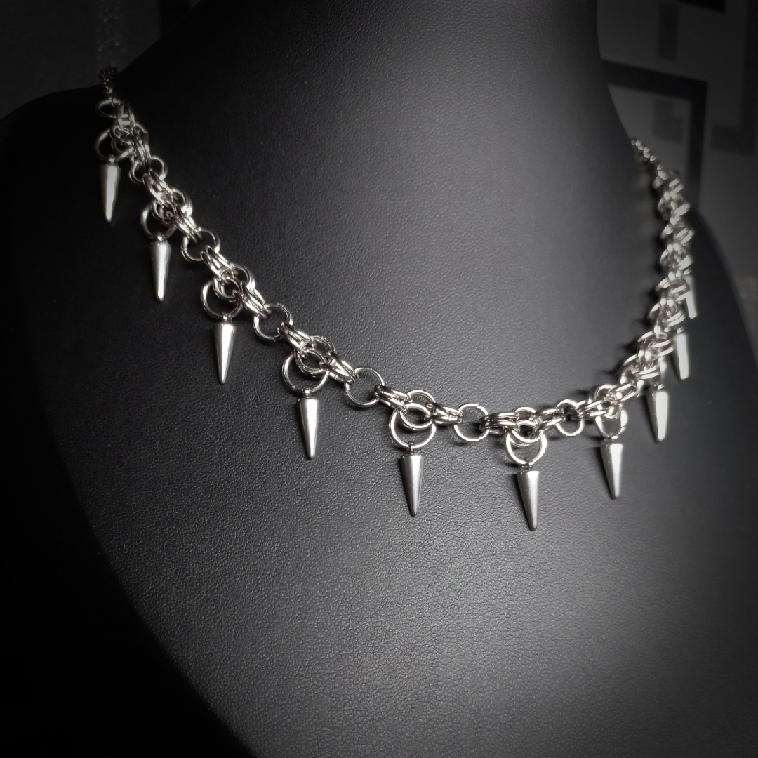 Collier Nightfall – Épines Éternelles