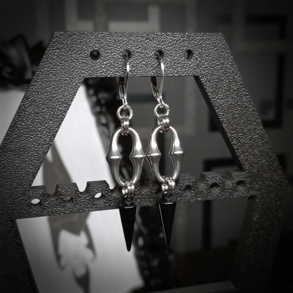 Boucles d’Oreilles à Pointe Noire