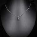 Pointed collar