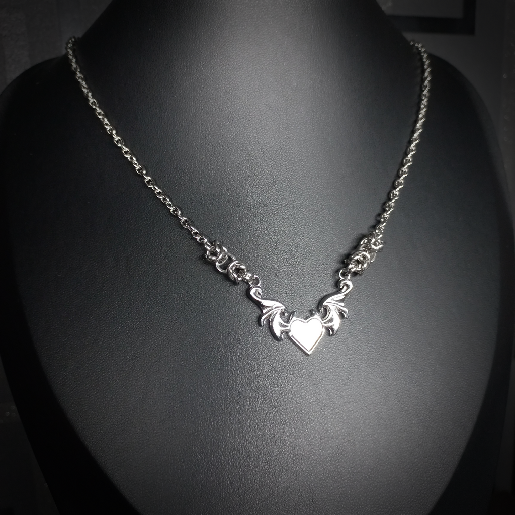Collier Cœur Démoniaque Ailé