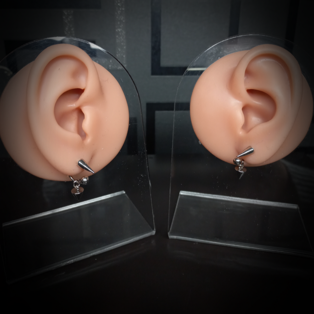 Spike-Piercings / -Ohrringe