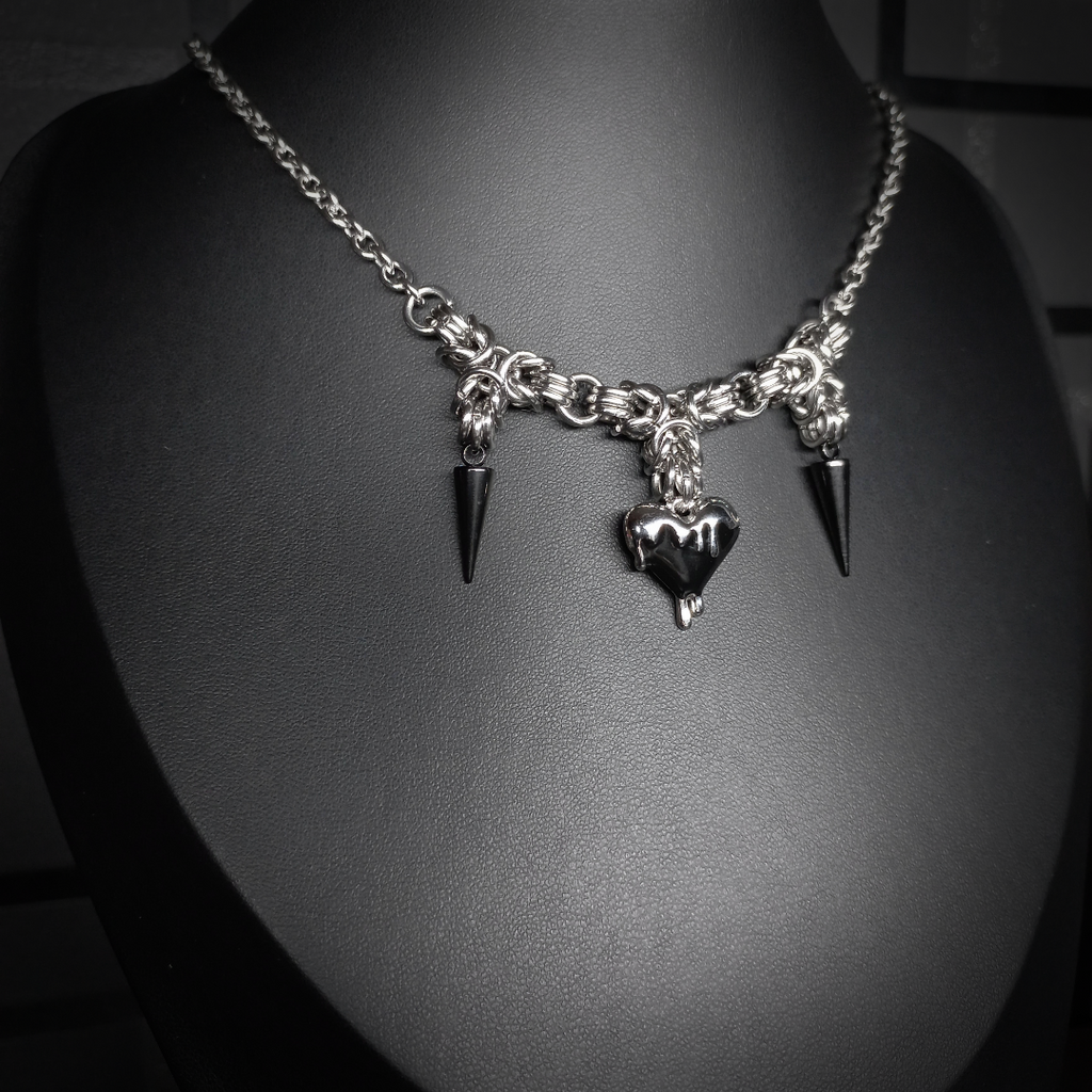 Collier Tria – Obscurheart