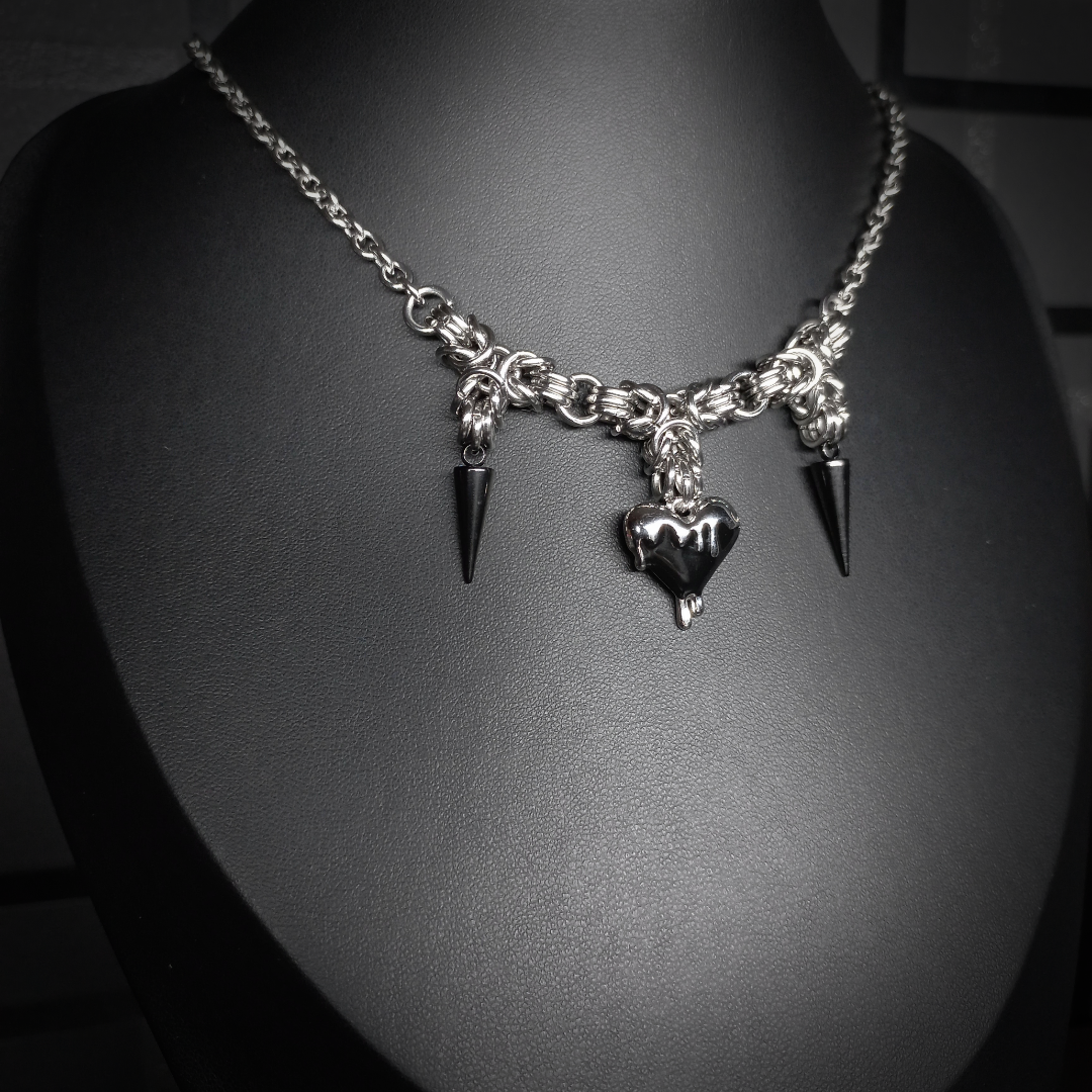 Collier Tria – Obscurheart