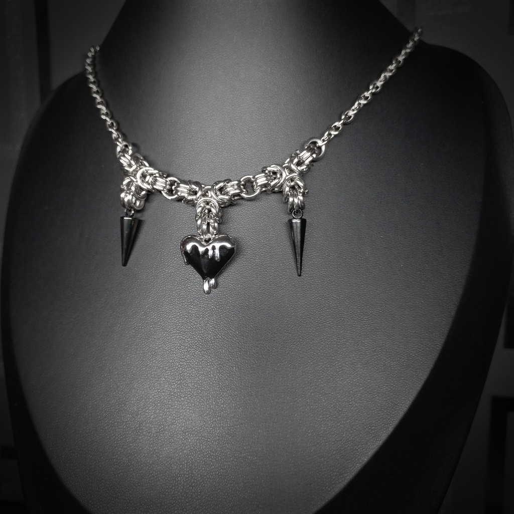 Collier Tria – Obscurheart