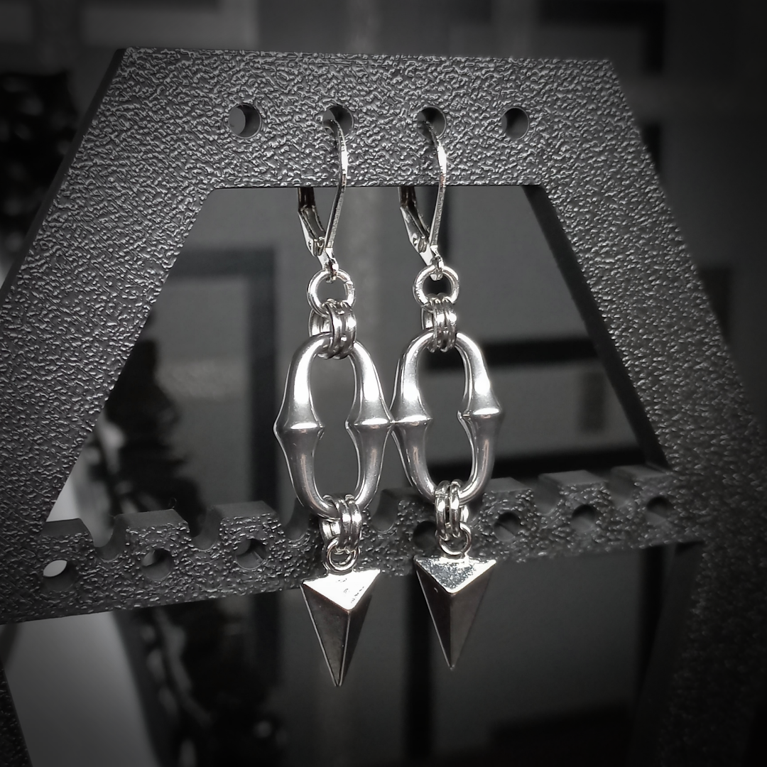 Boucles d’Oreilles à Motif Triangulaire