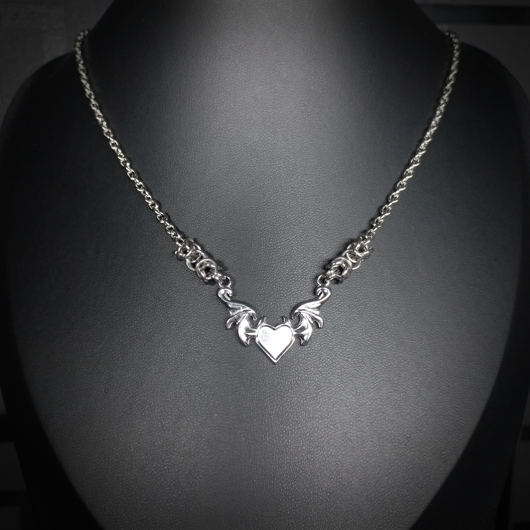 Collier Cœur Démoniaque Ailé