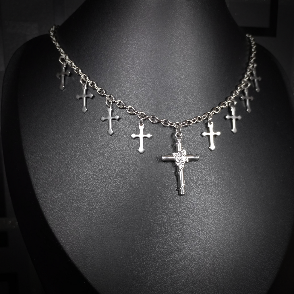 Collier Chaîne Multi-Croix – Pendentif Central