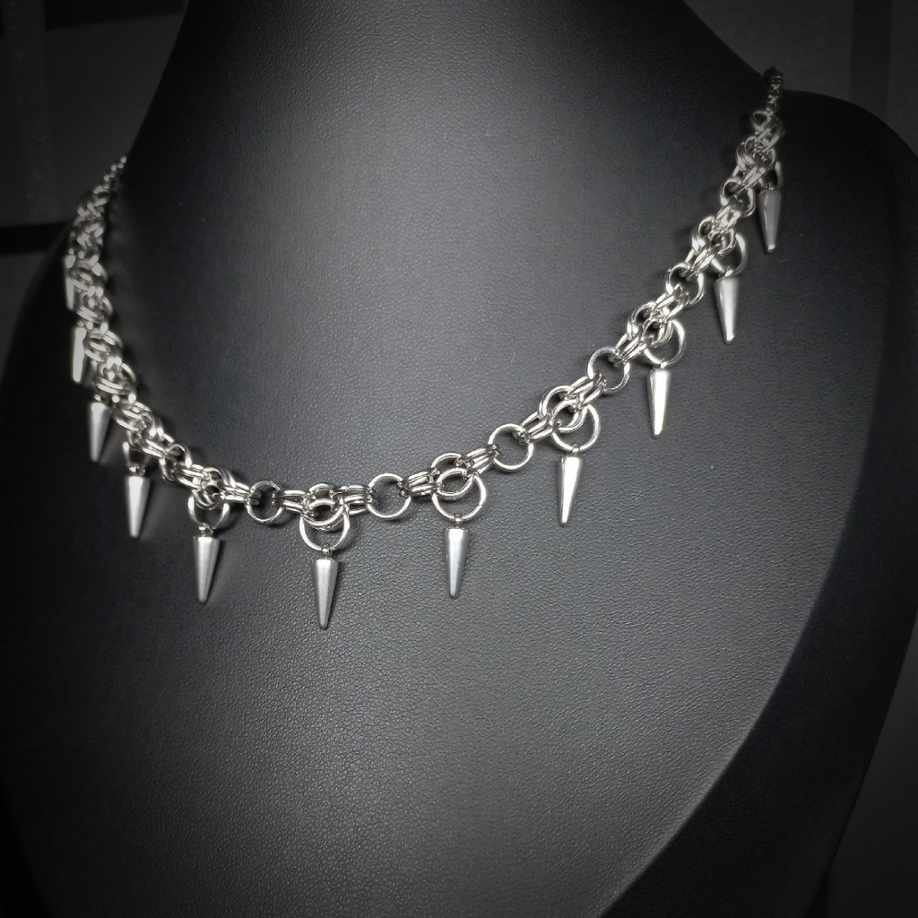 Collier Nightfall – Épines Éternelles