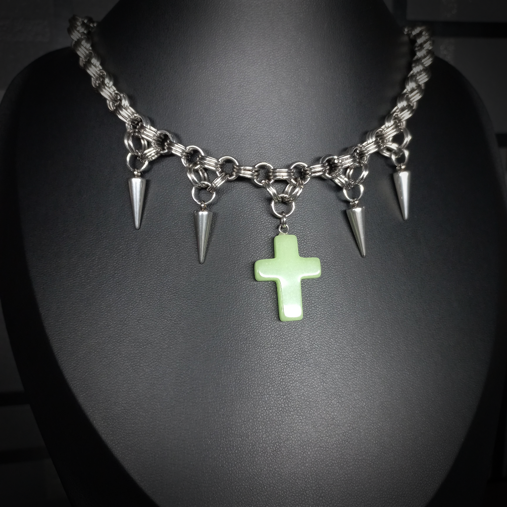Collier Midnight – Lumen Crucis