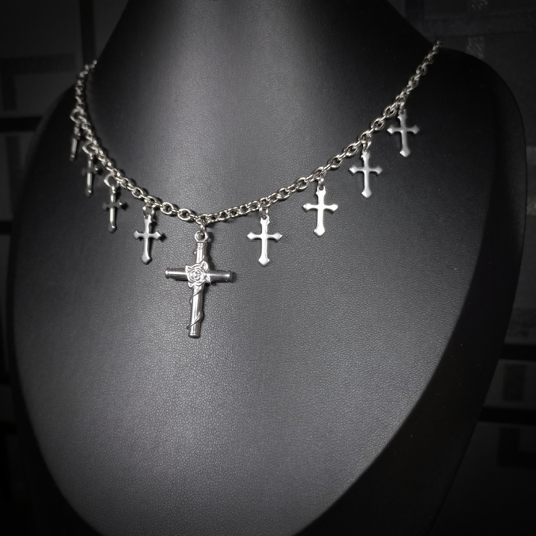 Collier Chaîne Multi-Croix – Pendentif Central