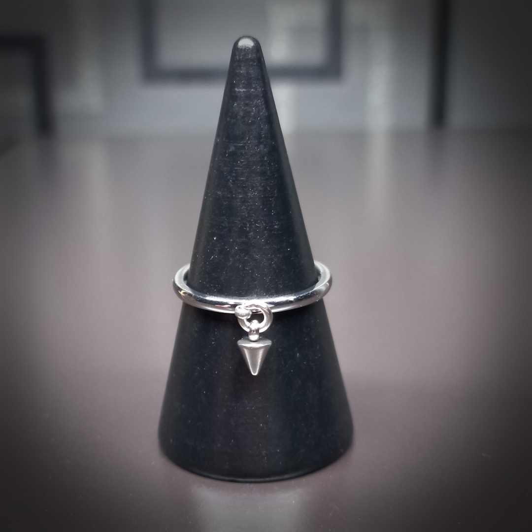 Bague à Pointe Pendante