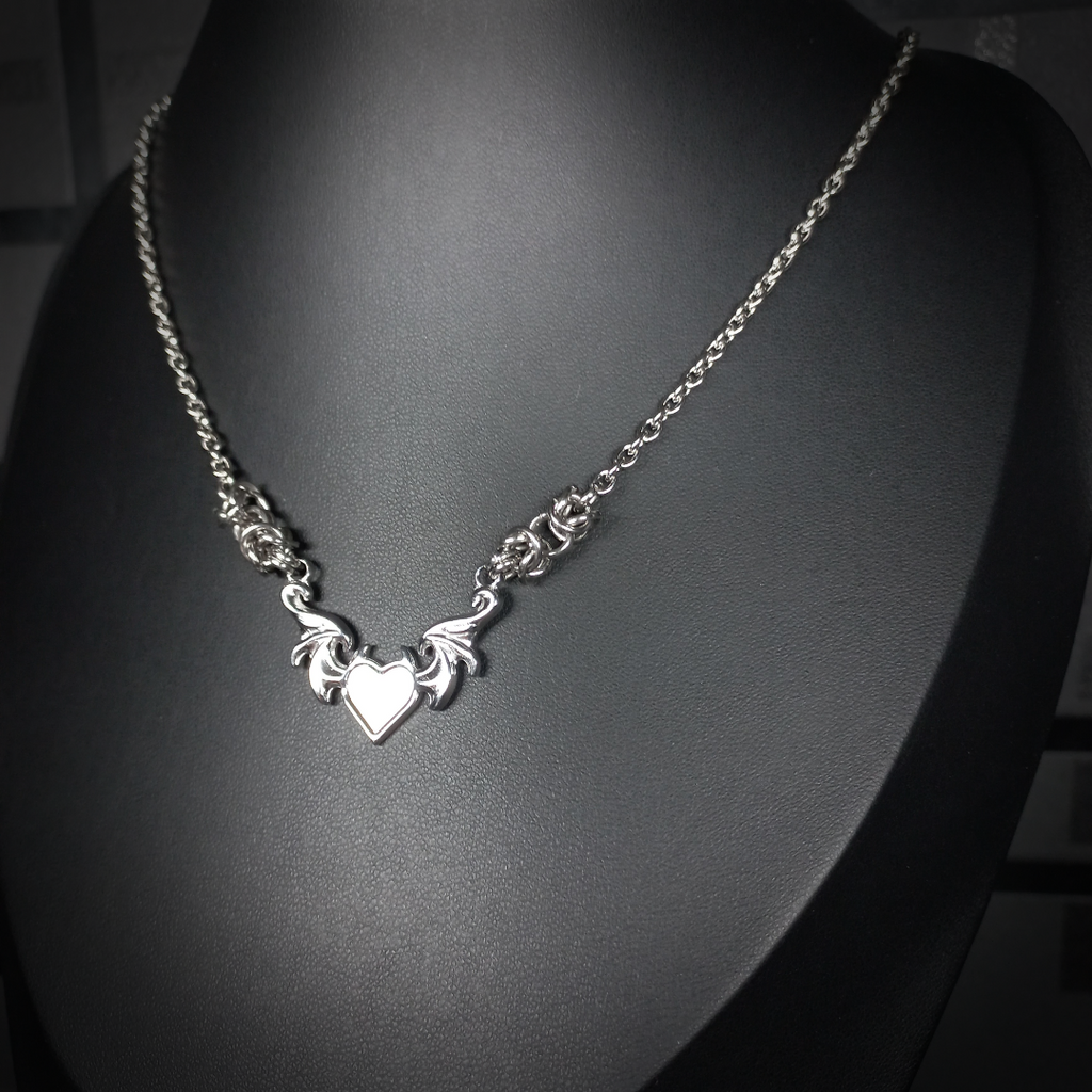 Collier Cœur Démoniaque Ailé